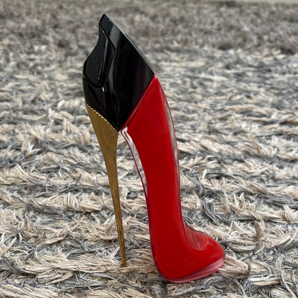 Elegant Red and Black Stiletto Heel Perfume - Picture 4 of 7